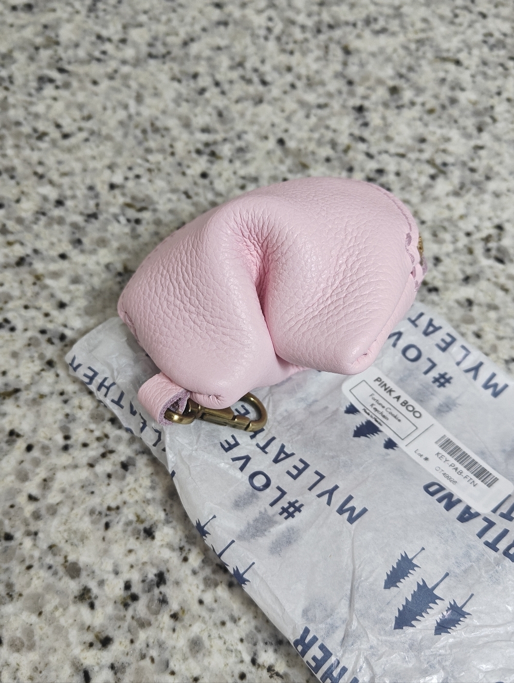 Portland leather Fortune Cookie Keychain (Pinkaboo pink) - Picture 5 of 6